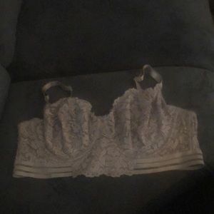 Bras never worn only tried on